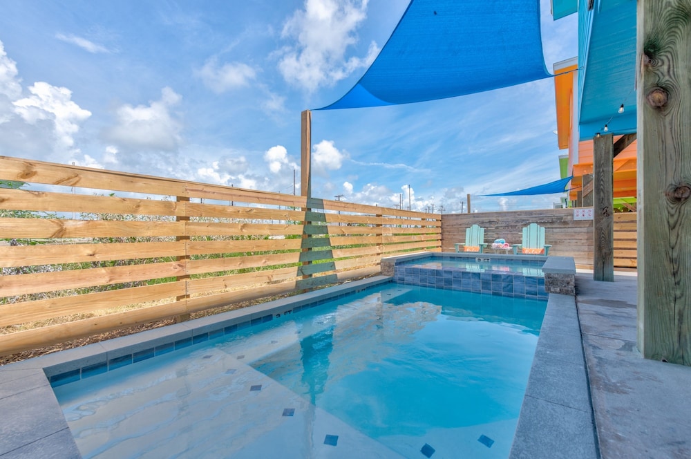 Totally Beachin by Avantstay Private Pool Hot Tub Swing Seats Beach Get Away