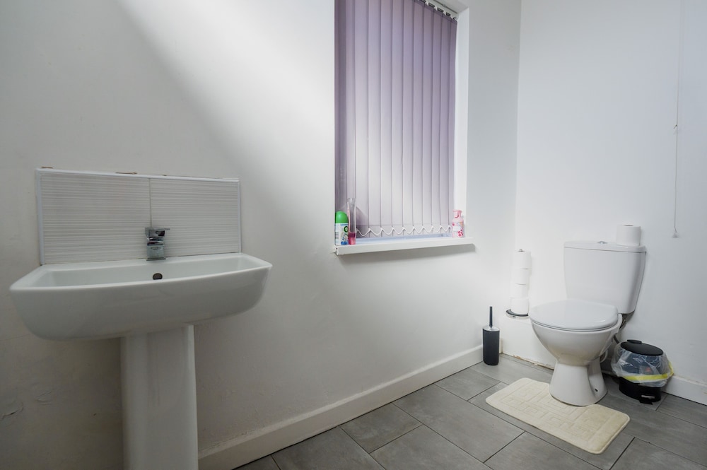 WoodHus Lodge Lovely Specious Room 5