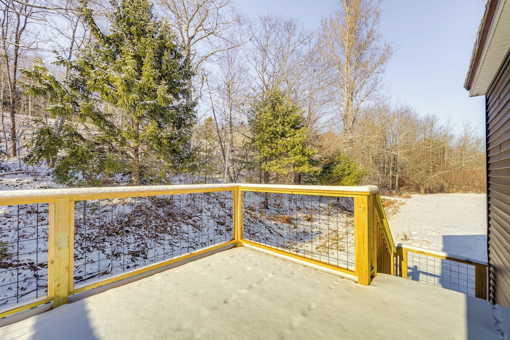Remodeled Home w/ River Views in Frankfort!