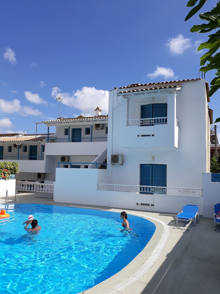 Kalimera Studios and Apartments