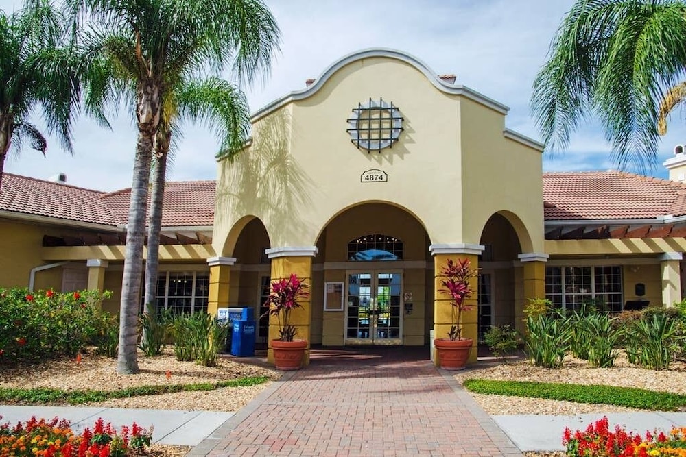 Spacious and Modern Townhome! Close to Attractions and Conventions Center! 3vc5014-10