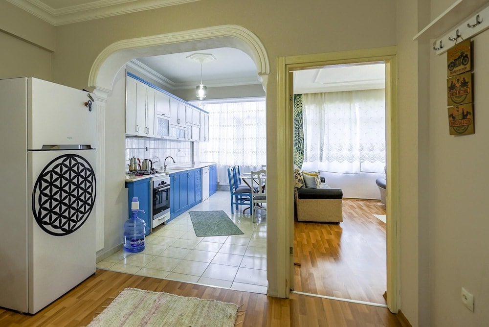 Cozy Flat w Balcony 10 min to Beach in Antalya