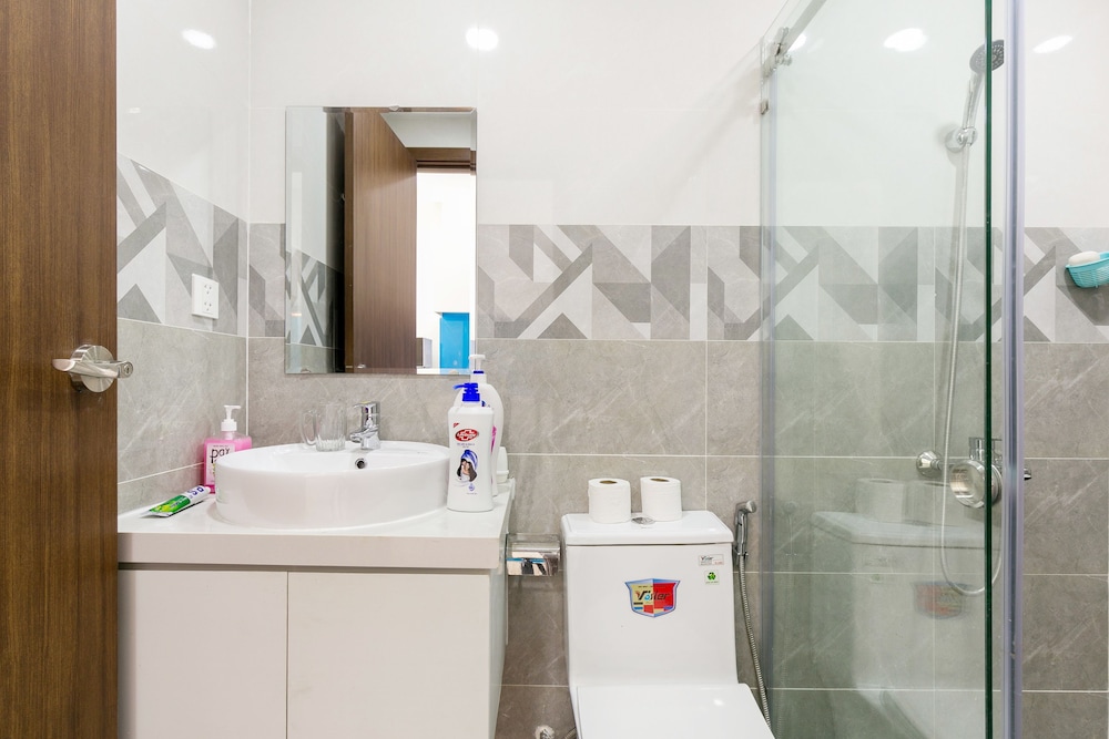 Jennifer House - Millenium Apartment