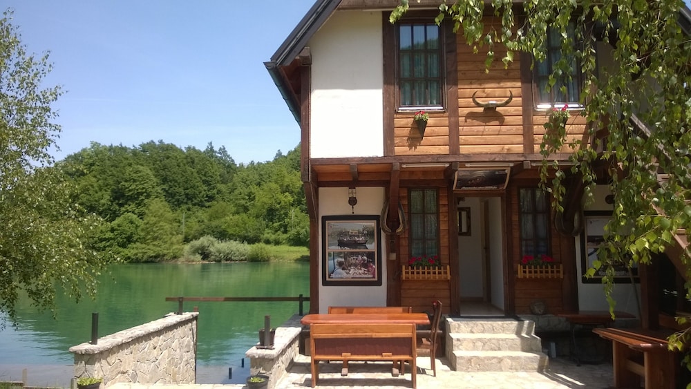 Neron Turist Center