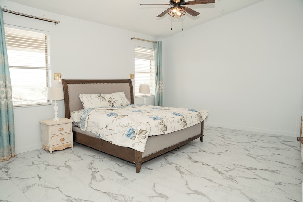 Large Family Home Near Phoenix