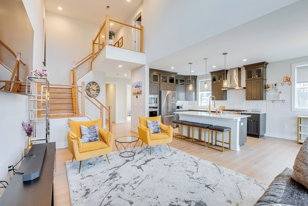 10 Mi to Morristown: Stylish Home Near Trails!