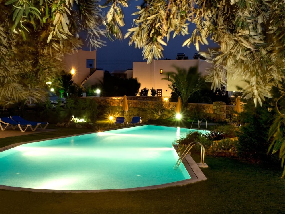 Beautiful Villa With Swimming Pool view 3