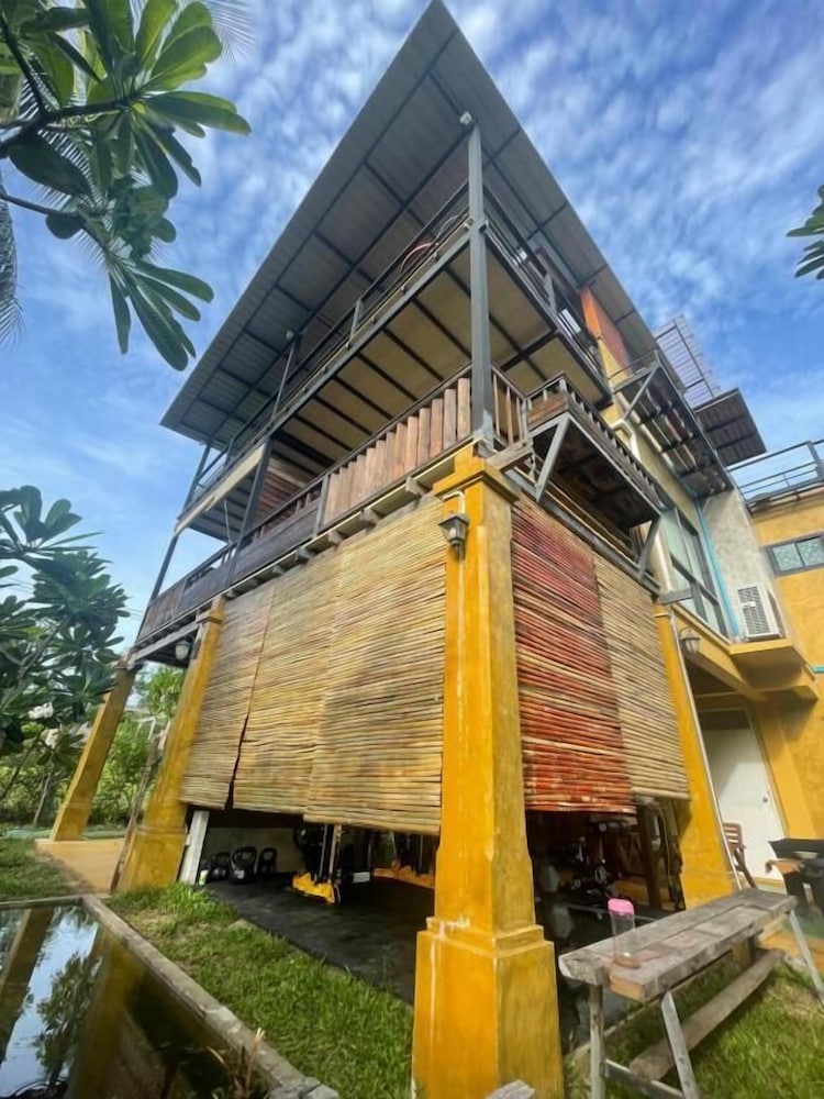 Golden Mango House