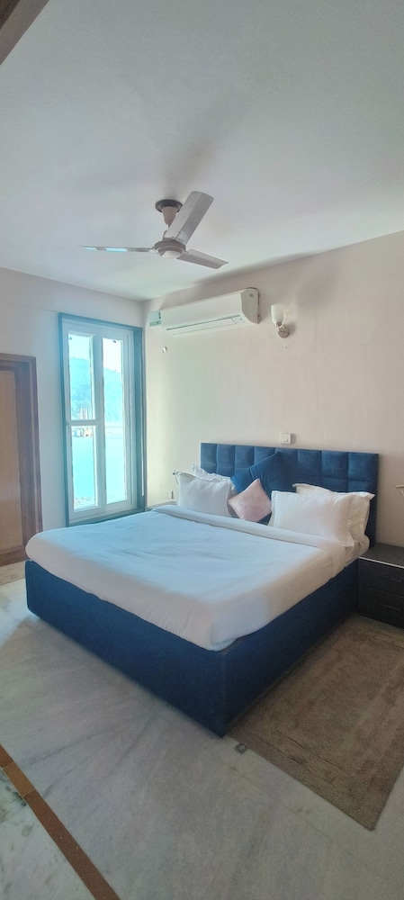 Luxury 2 Bedroom's Apartment