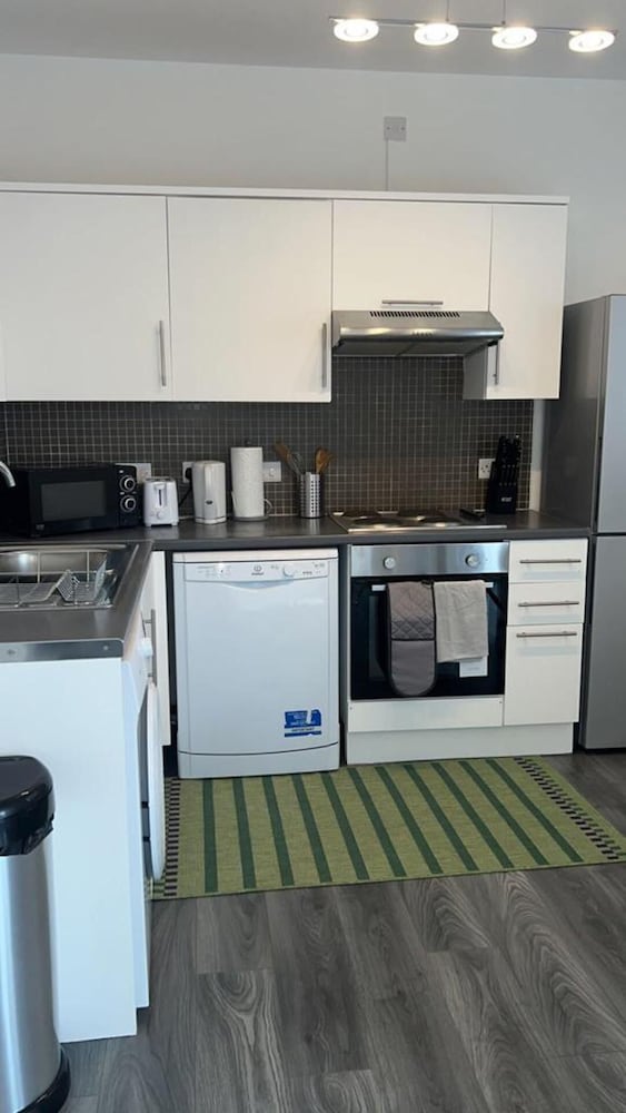 Beautiful 1-bed Apartment in Tipton, photo 21