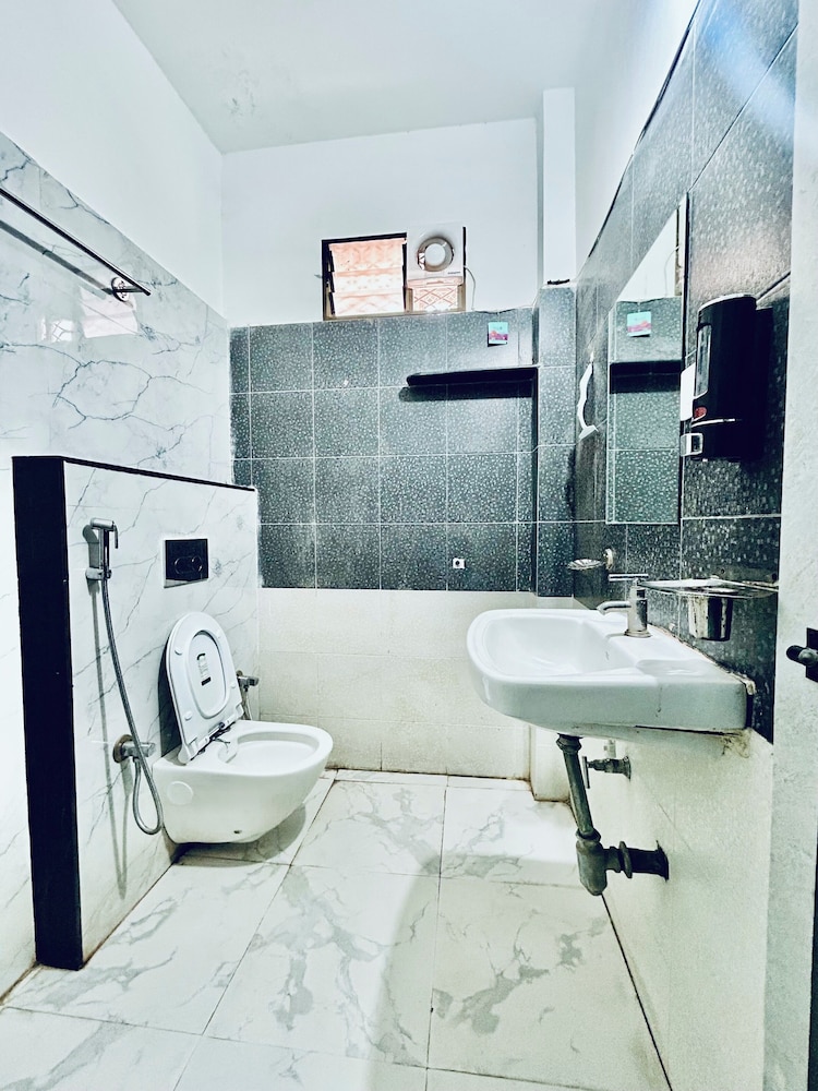 Gokul hotel