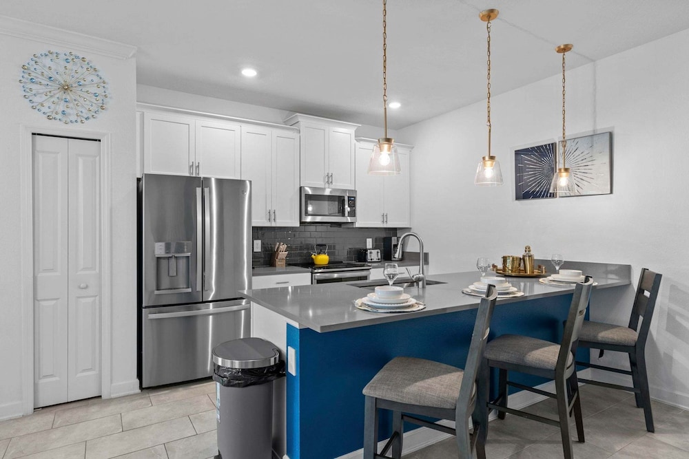 Gorgeous 5bed TH Close to Disney Water Park