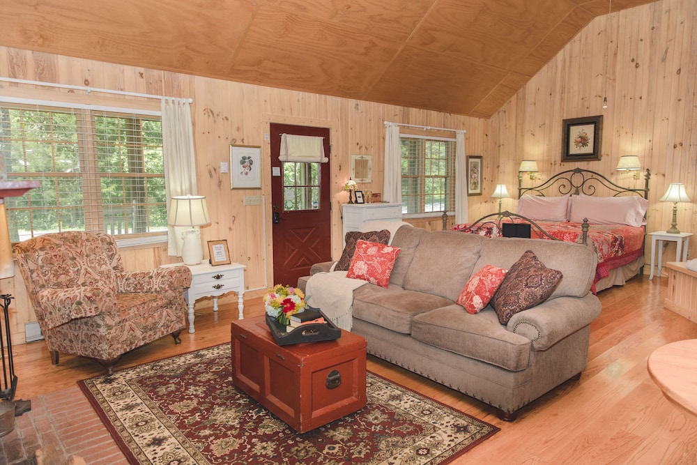 Autumn Ridge Cottages