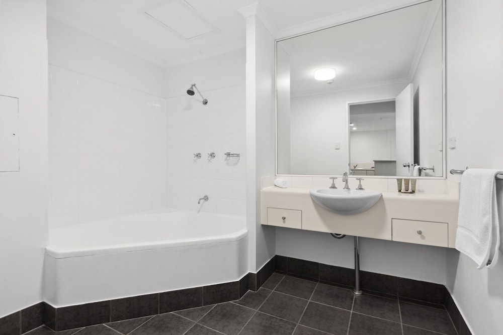 Chic Urban Escape in Vibrant Camperdown