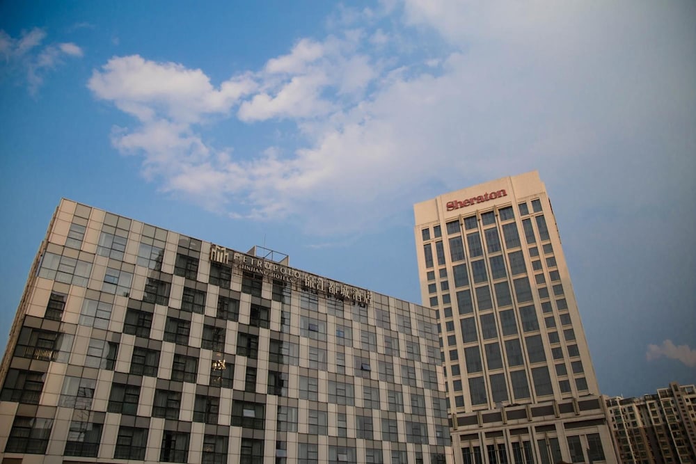 Metropolo Zhenjiang Railway Station Wanda Square