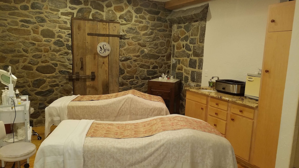 Wilmington Vacations - The Inn at Montchanin Village, a Historic Hotel of America - Property Image 30