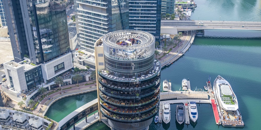 LUX The JW Marina Studio