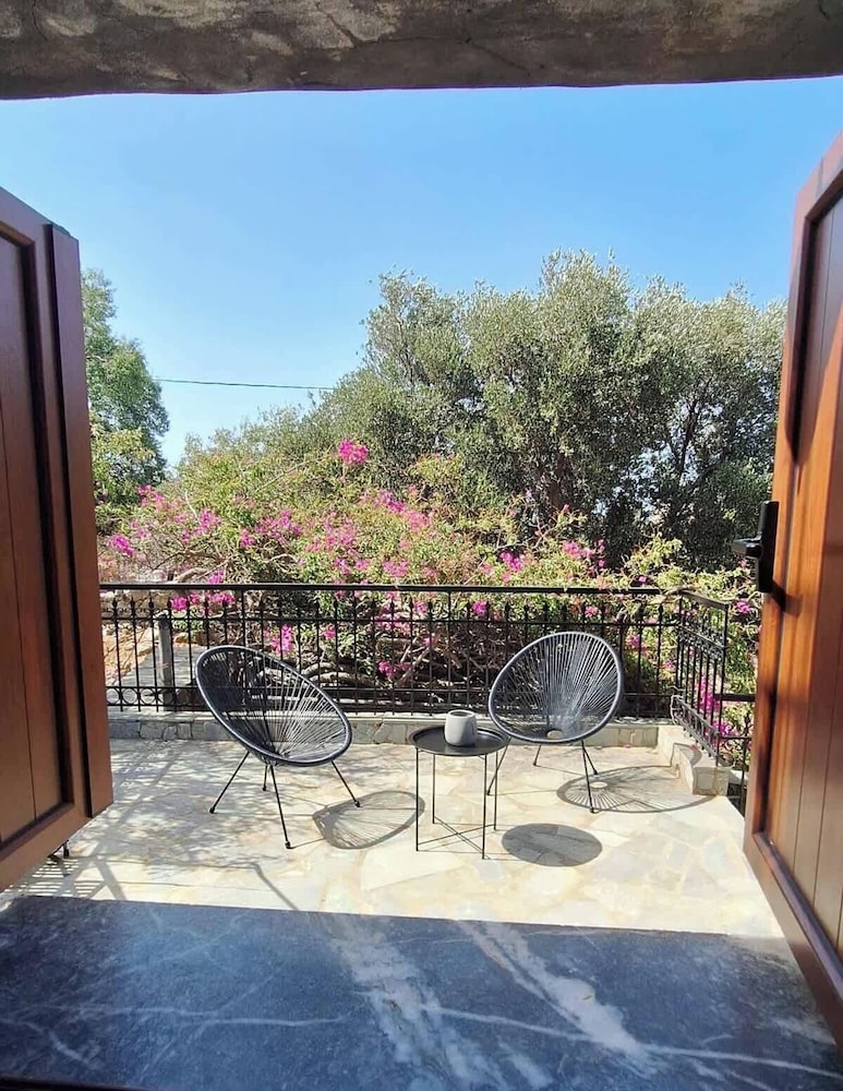 Kitta Mani Towerhouse - Mountain Views Garden