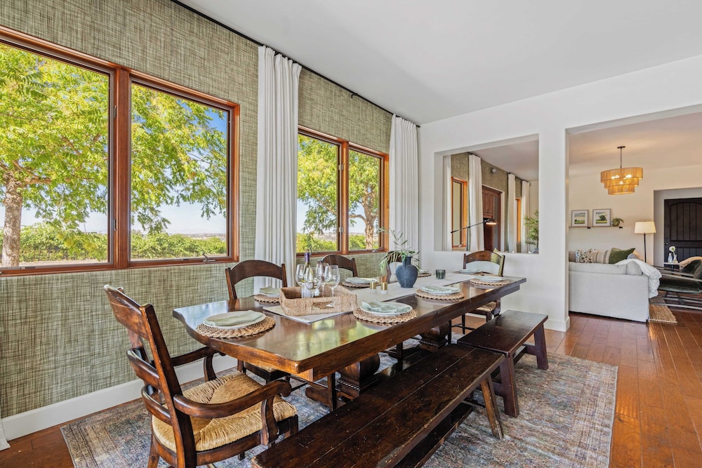 Wine Country Escape w/ Views + Wine Cellar & Gym Caterina Dusi Vineyard by Avantstay