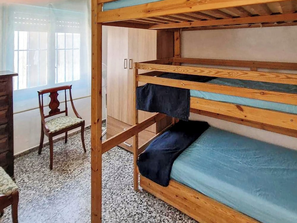 House With Exclusive Pool and Garden 7 min Walk From the Beach and the Center
