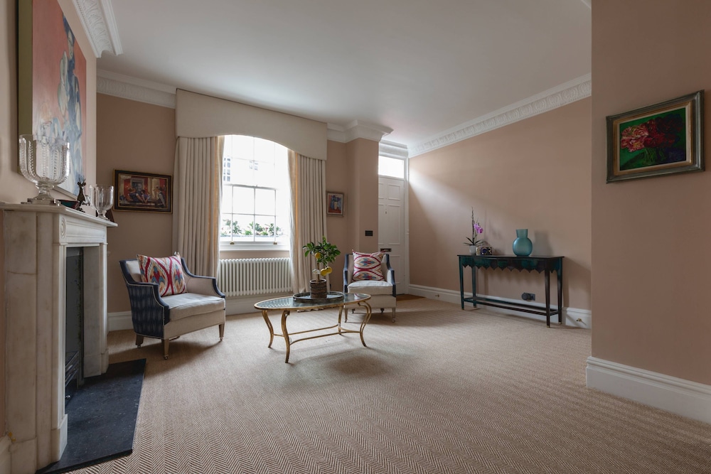 Chester Row IV by Onefinestay