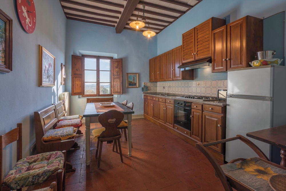 Ely Apartment In Villa Wifi Pisa