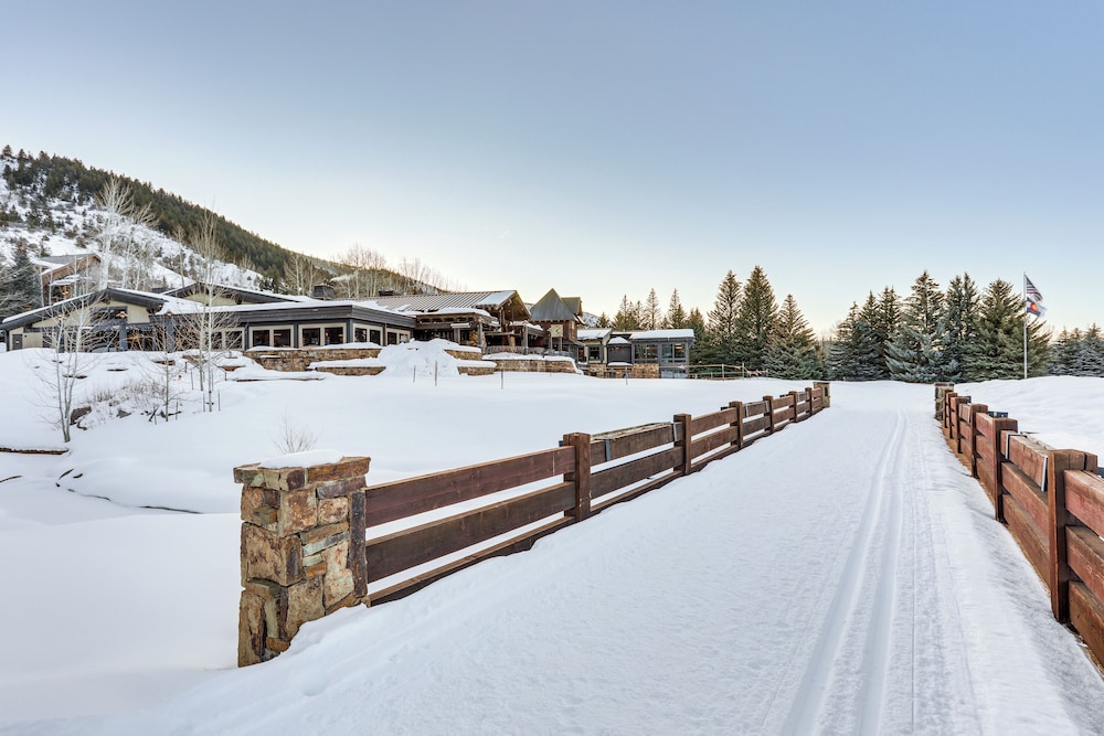 Seasons Lodge at Arrowhead: Beaver Creek Condo!