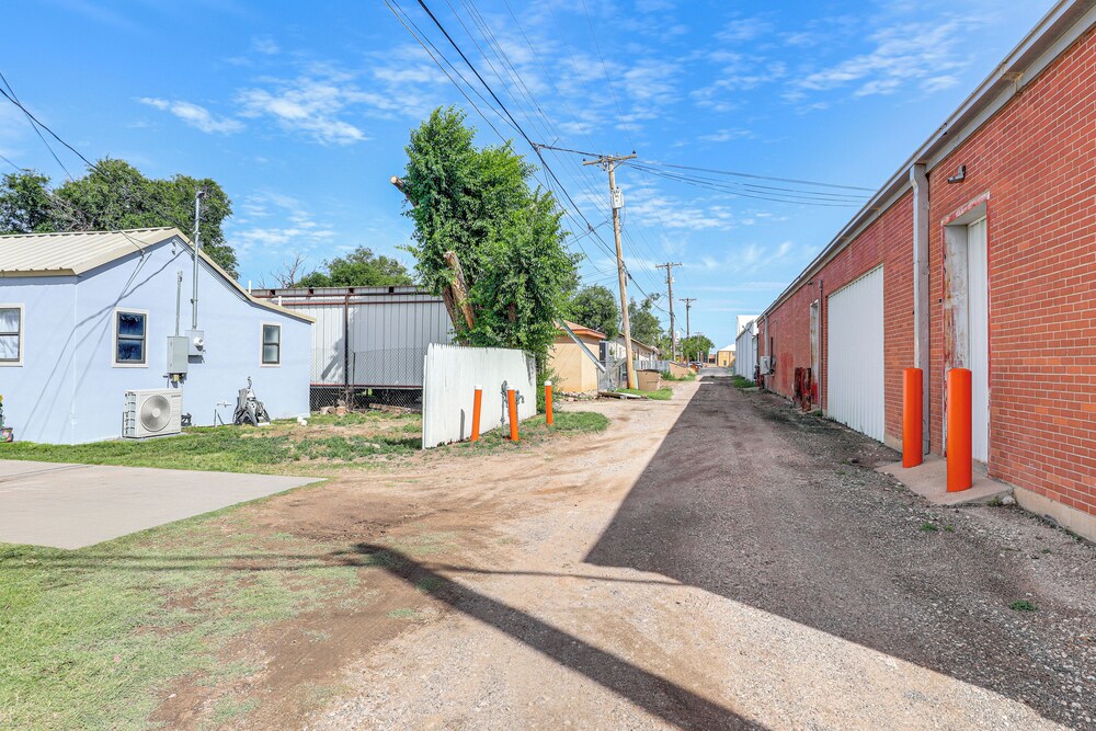 < 1 Mi to Enmu: Pet-friendly Home in Portales!