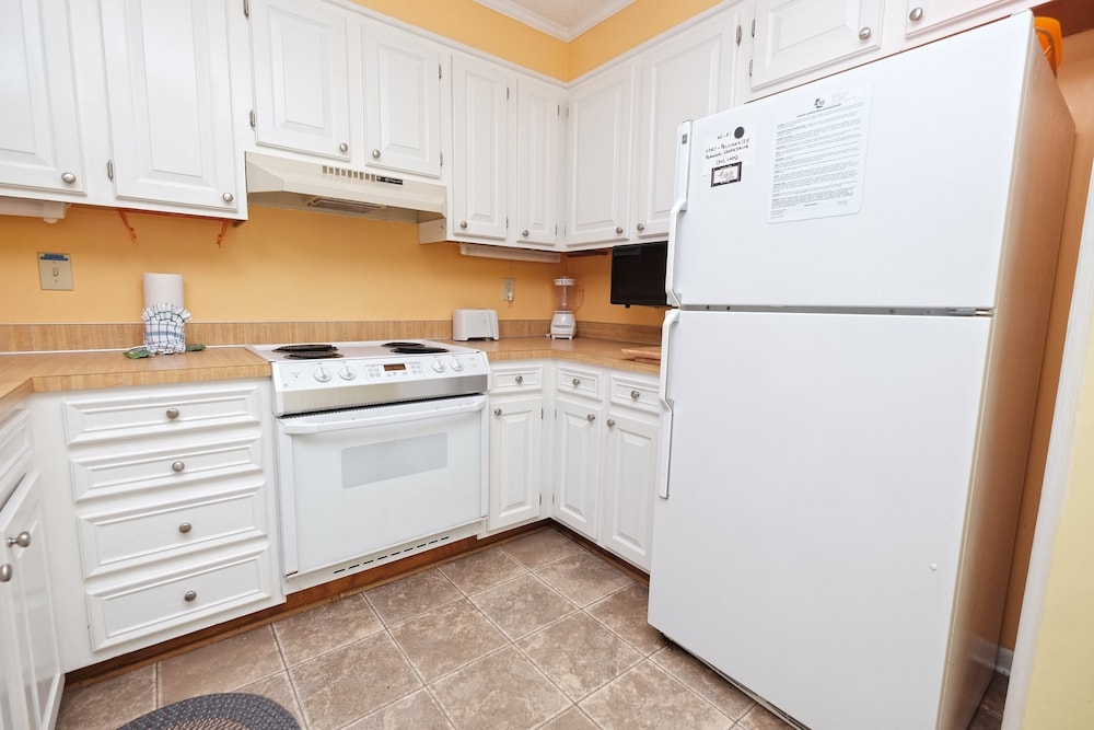 Pelican Landing 125 3 Bedroom Condo