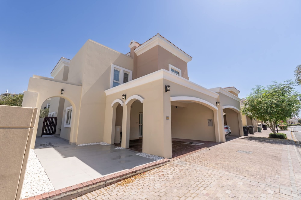 Luxury 4BR Villa-al Reem 3-perfect Family Getaway