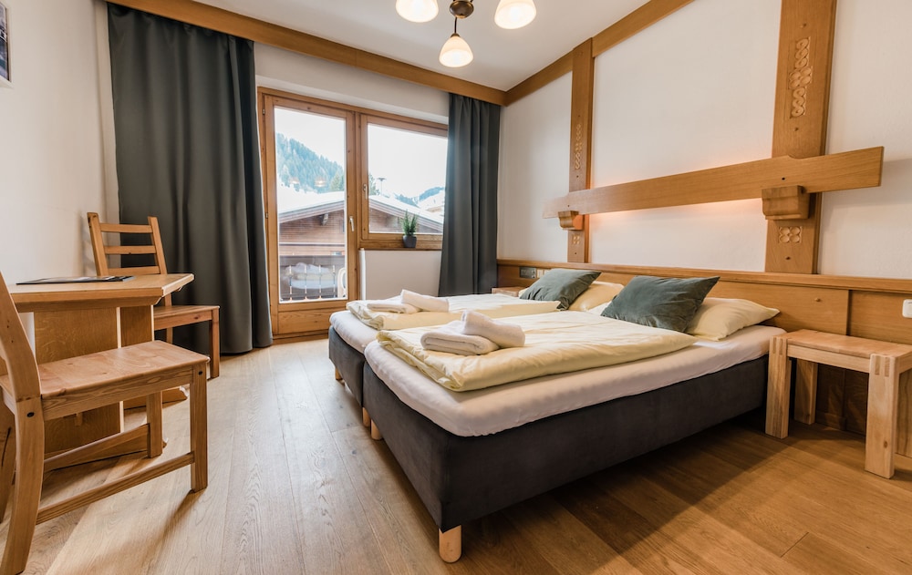 Hotel Pinzgauerhof by Skinetworks view 5
