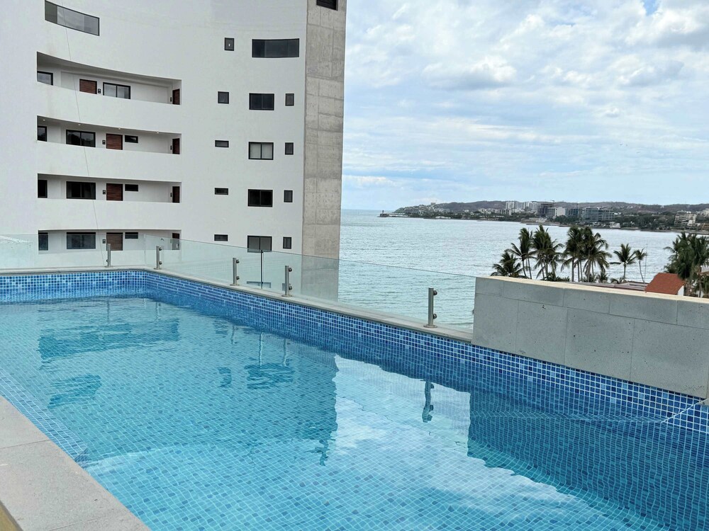 Amoara 301 Bohemian Rooftop