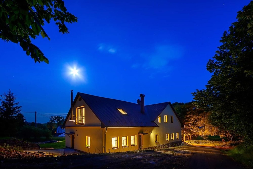 Luxe Villa in Bernartice Kkh045