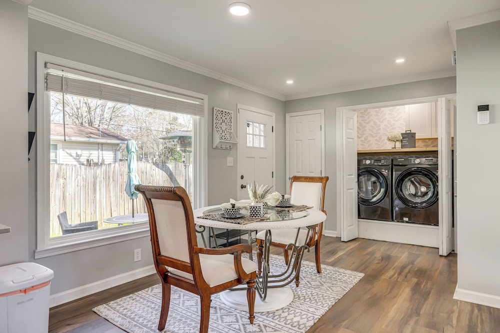 10 Mi to Downtown Macon: Family Home w/ Patio!