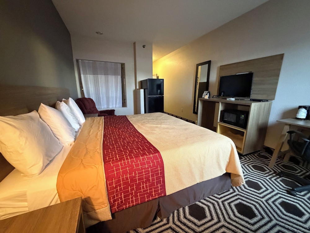 Relax Inn & Suites
