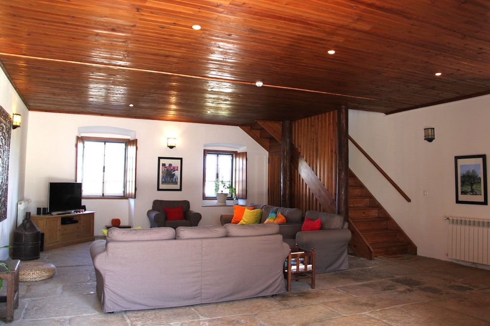 Quinta dos Ribeiros view 4