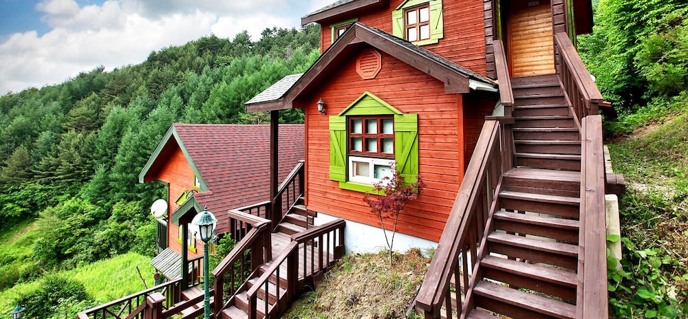 Camp Star Pension