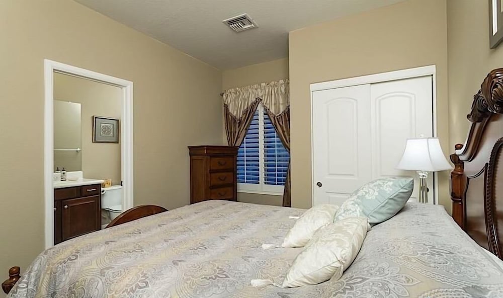 Hot Spot at Desert Ridge By Signature Vacation R