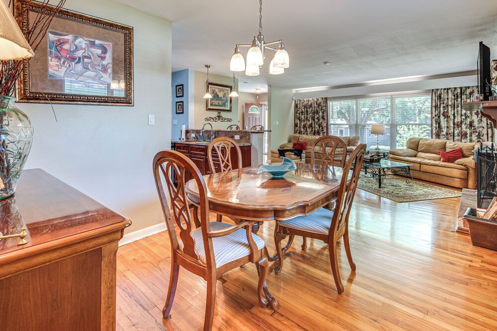 2 Mi to FSU & Famu: Home w/ Spacious Deck!