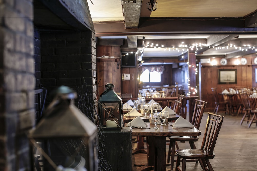 Delamater Inn