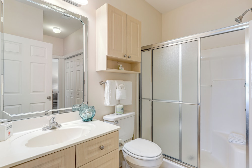 Golf Course Getaway w/ Pool Access in Myrtle Beach