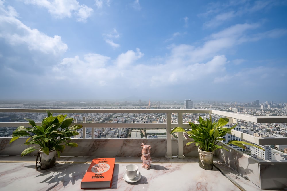 Sea View Muong Thanh Apartment view 4