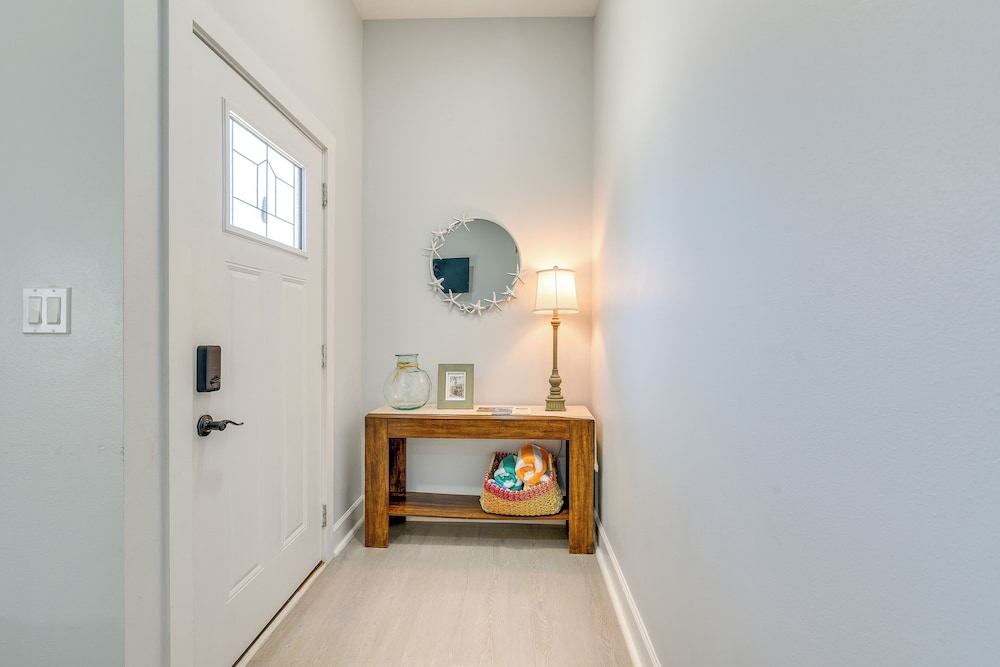 Walk to The Strand: Home in Historic Galveston
