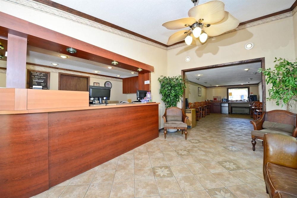 Detroit Vacations - Americas Best Value Inn  Suites Warren Detroit - Property Image 5