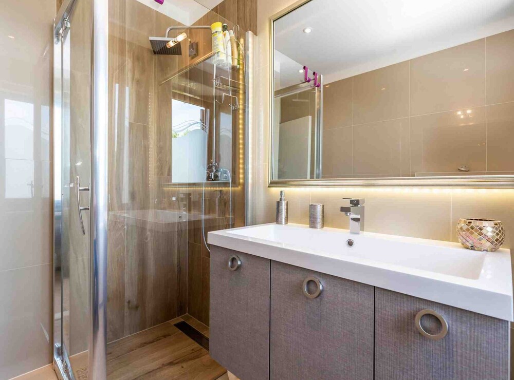 Modern Comfort With Shared Pool & Lush Green Surroundings in Kastav