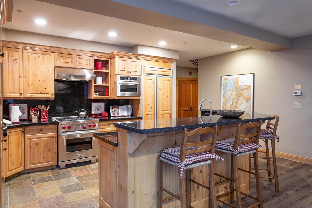 Trail's End Lodge at Deer Valley Resort - Two Bedroom Residence with Spa #101 2 Condo