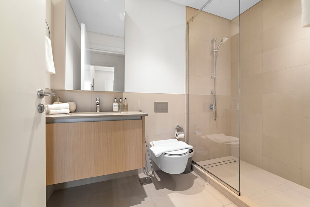 1BR Balcony & Luxury Amenities
