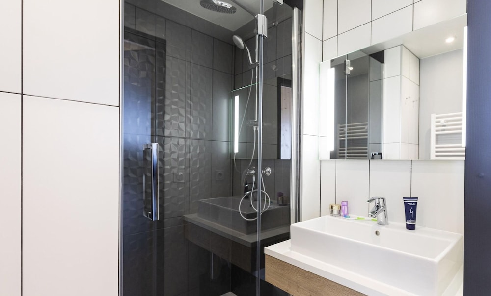 Apartment in Le Corbier With Spa & Pool