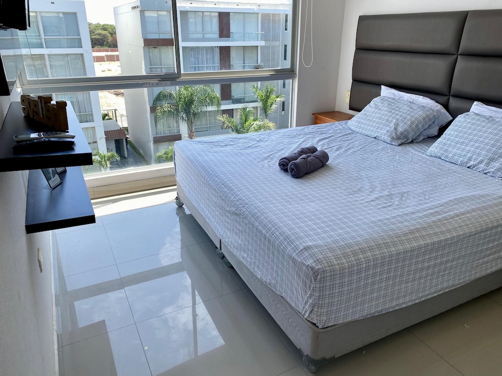 Apartment with Pool, Gym & A/C (507)
