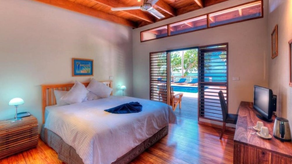 Beachfront Private Villa - view 9